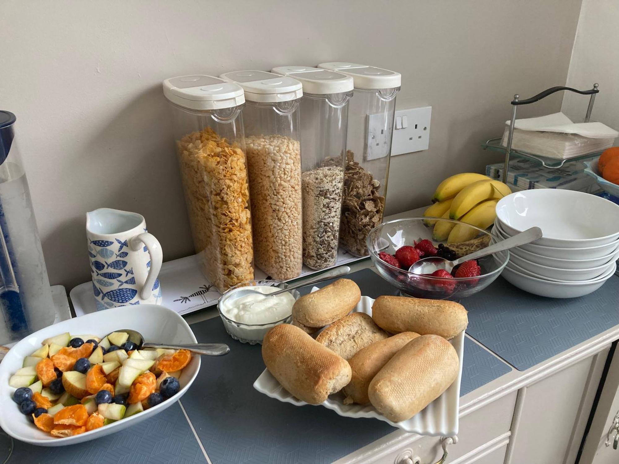 Hillcrest Bed & Breakfast Аймът Екстериор снимка