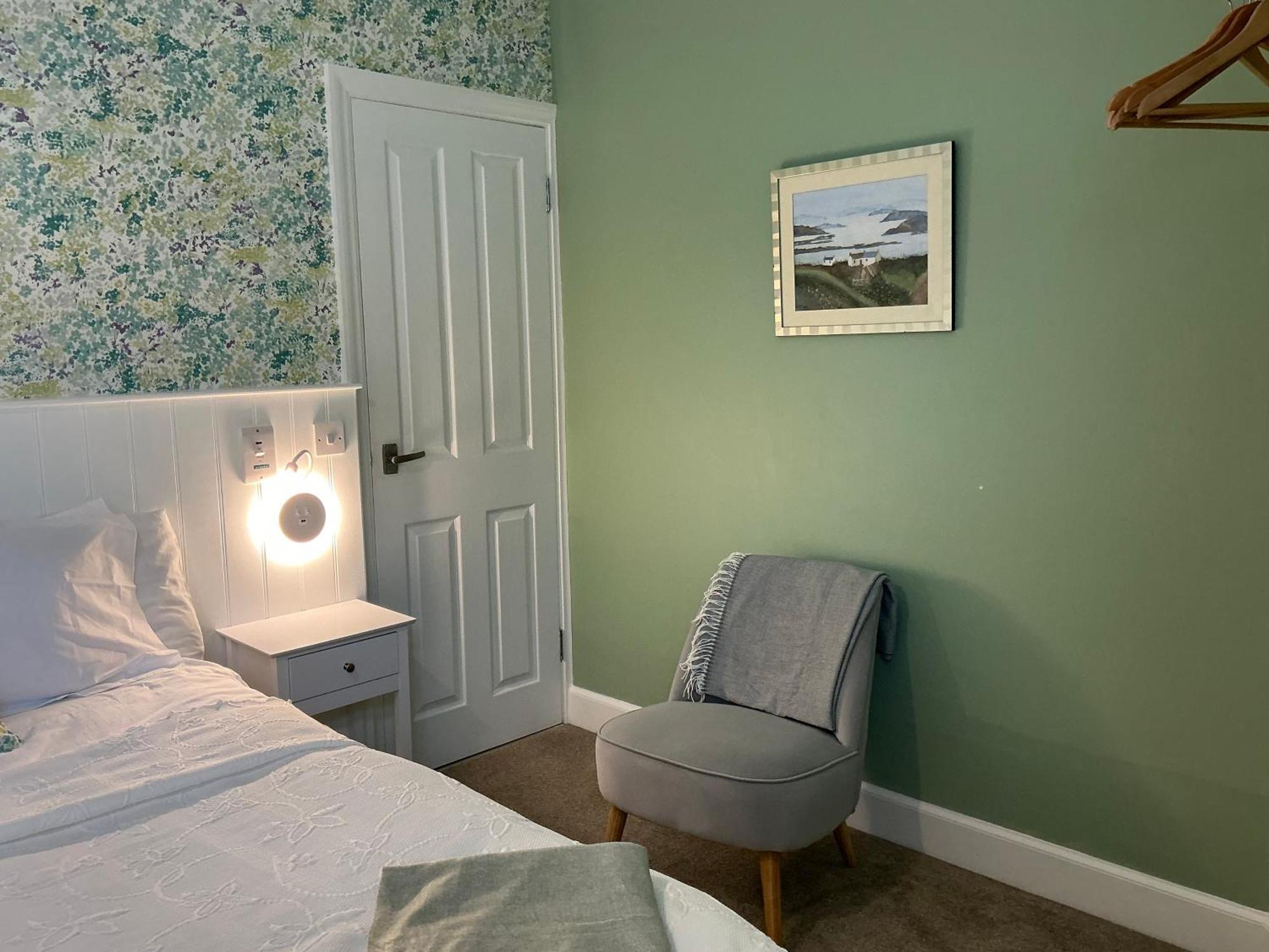 Hillcrest Bed & Breakfast Аймът Екстериор снимка