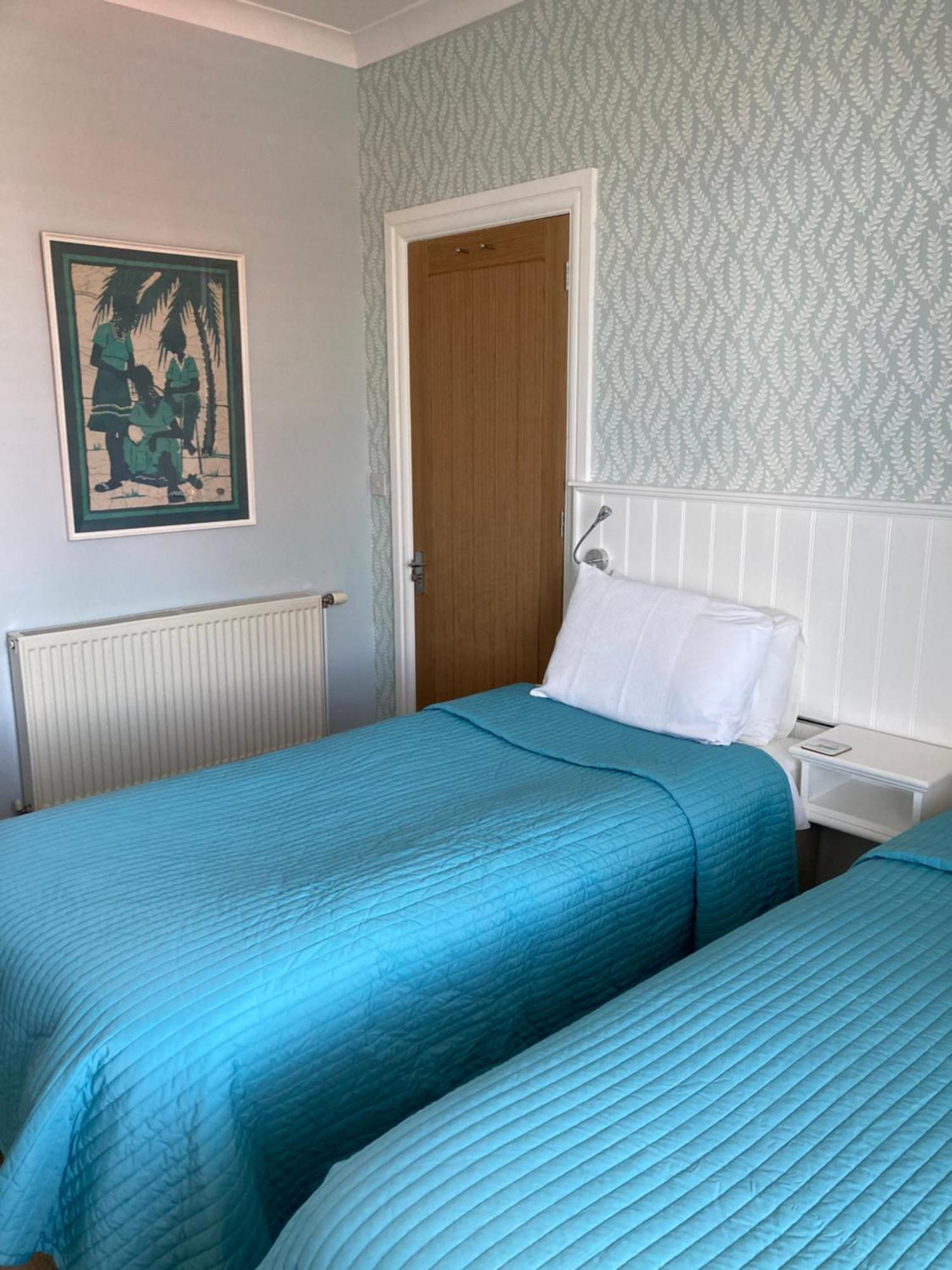Hillcrest Bed & Breakfast Аймът Екстериор снимка