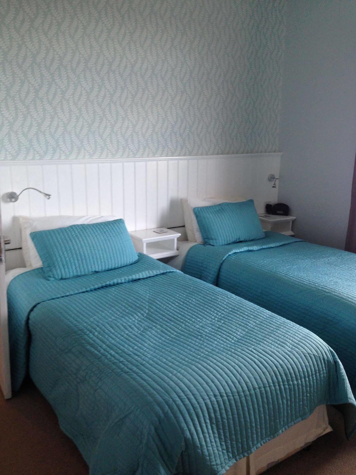 Hillcrest Bed & Breakfast Аймът Екстериор снимка